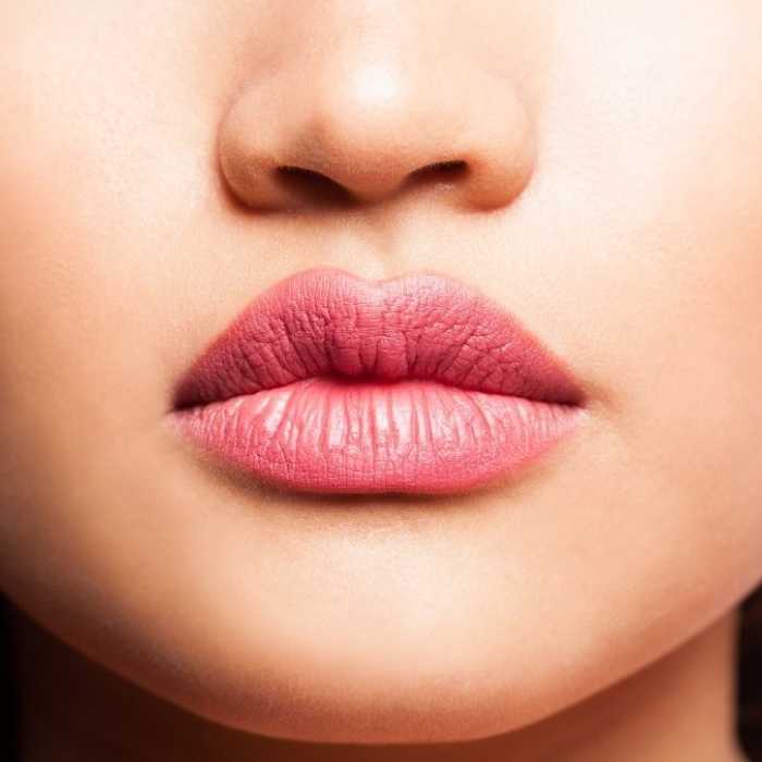 Lábios grandes