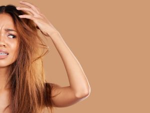 Truque caseiro para remover o frizz do cabelo: testamos e aprovamos!