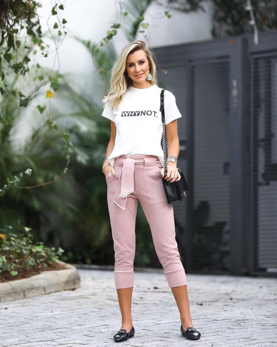 Tendências de moda para verão 2024: calça capri