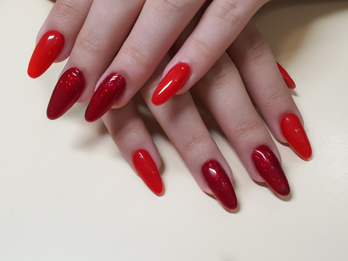 unhas vermelhas em acrigel