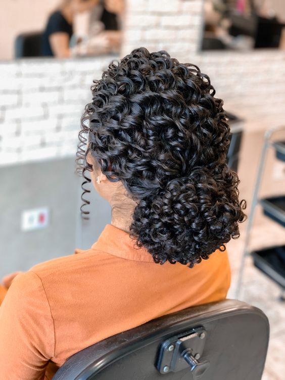 Coque baixo com volume