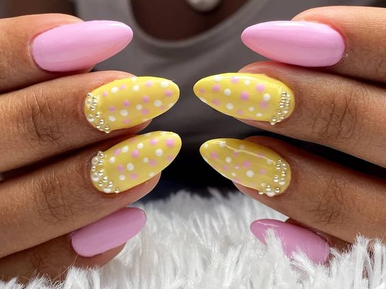 Com cores pasteis - marca desconhecida (Pinterest)