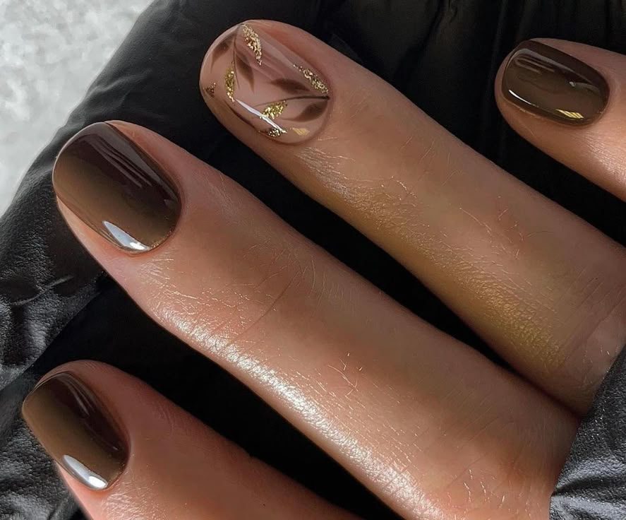 Unhas curtas 2025 marrom