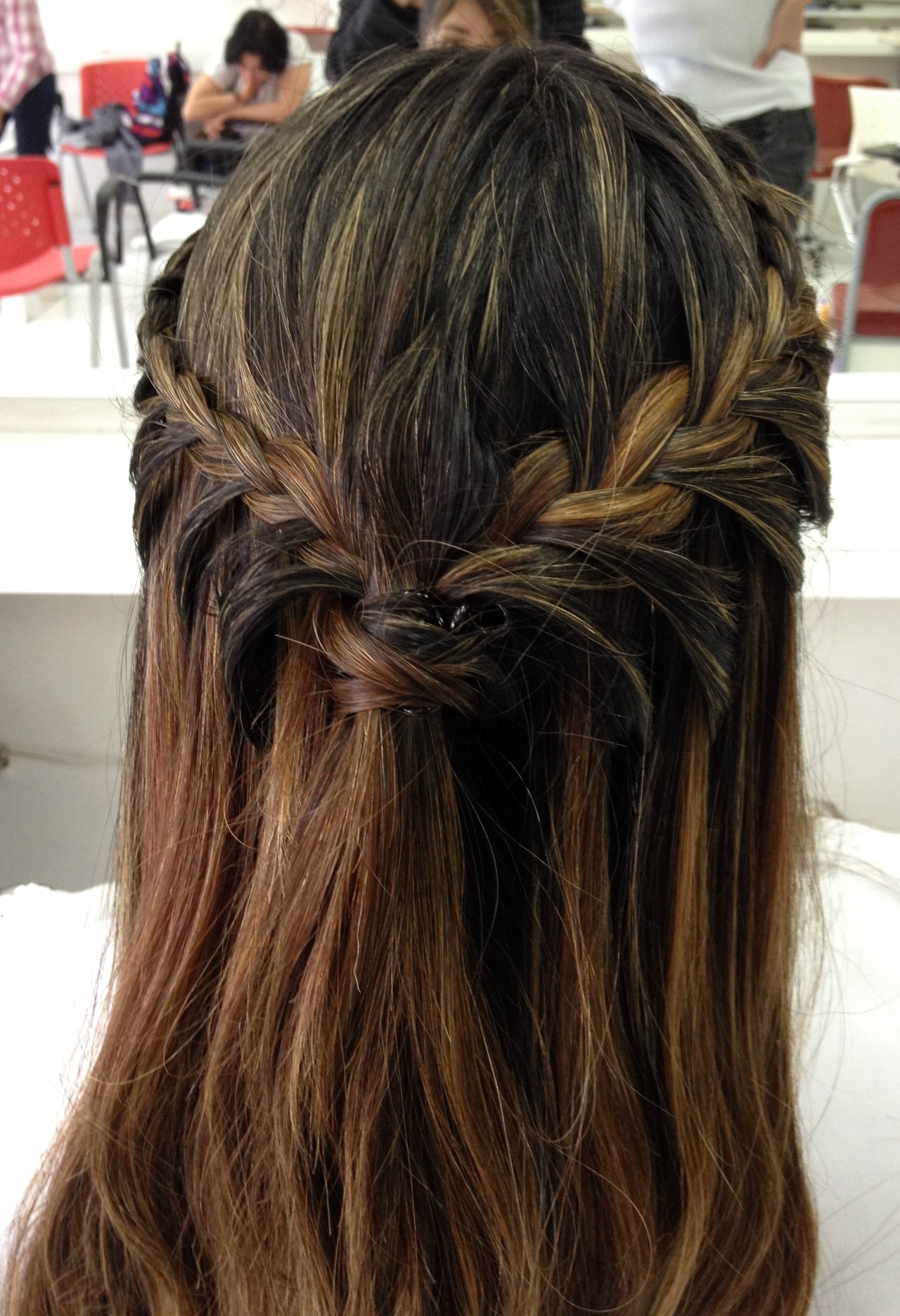 cabelo meio preso com tranças