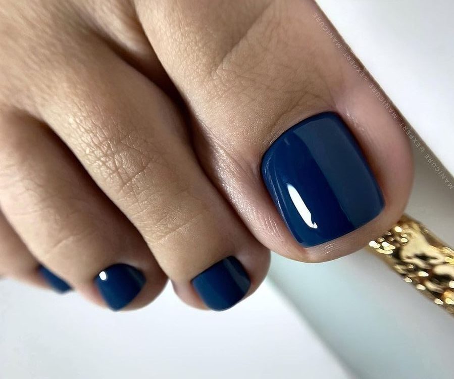 Cores esmalte unhas dos pés azul escuro