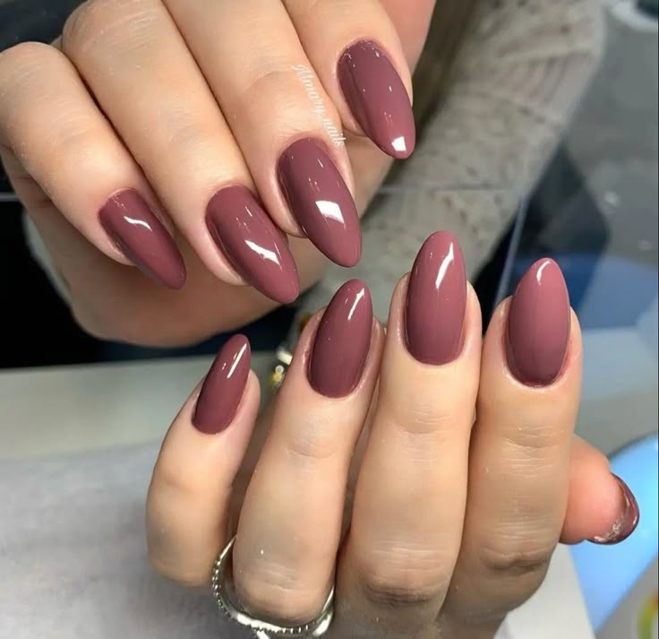 Unhas de mulher rica Malva terroso