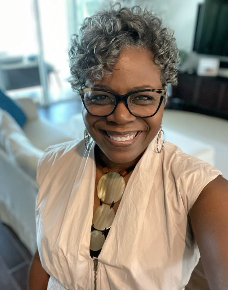 cortes pixie mulheres 50+