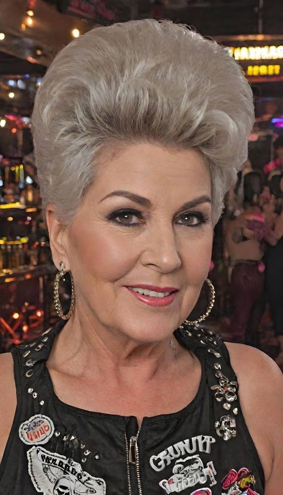 Pompadour updo - penteados mulheres maduras