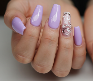 Unhas Acrigel decoradas de Lilás suave