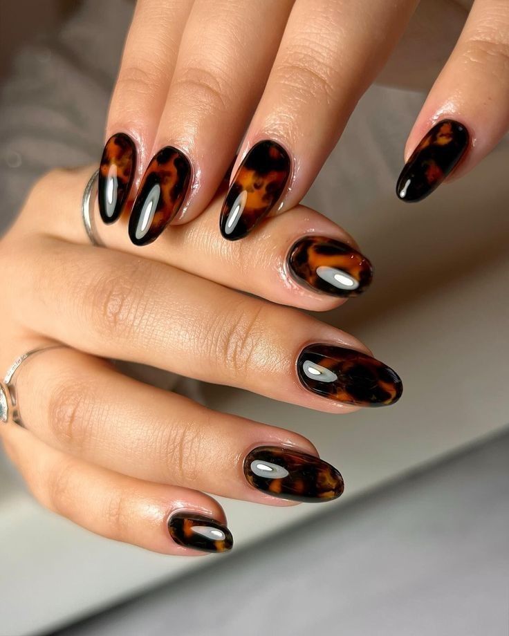 Animal Print - Unhas vibrantes no outono