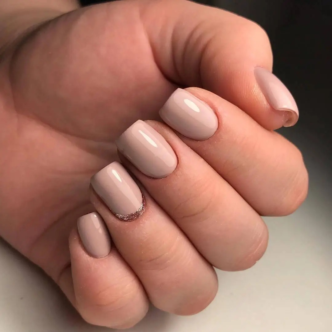 unhas neutras com detalhes sutis