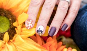 unhas quadradas decoradas para o outono