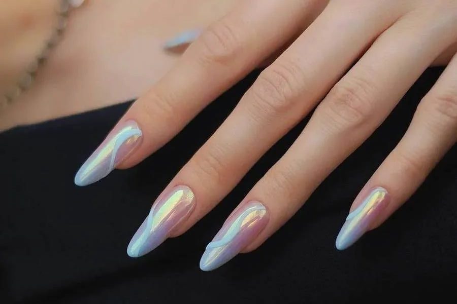 Unhas esfumadas de azul