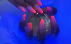 Unhas luminescentes francesinha (1)