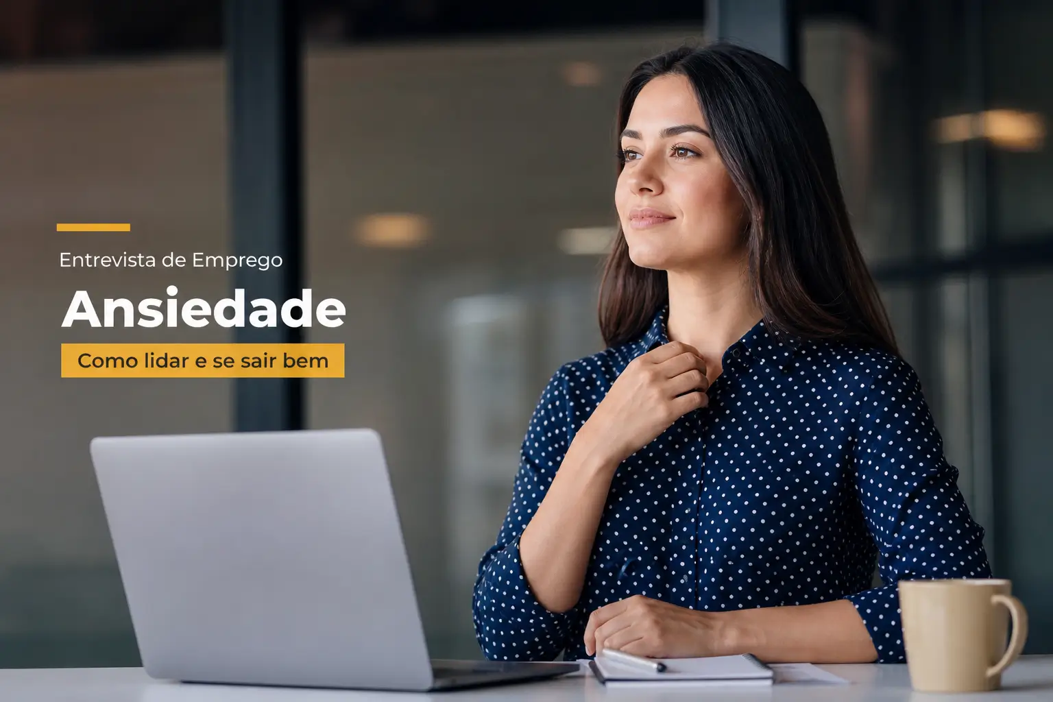 Mulher no escritório lidando com ansiedade em entrevista