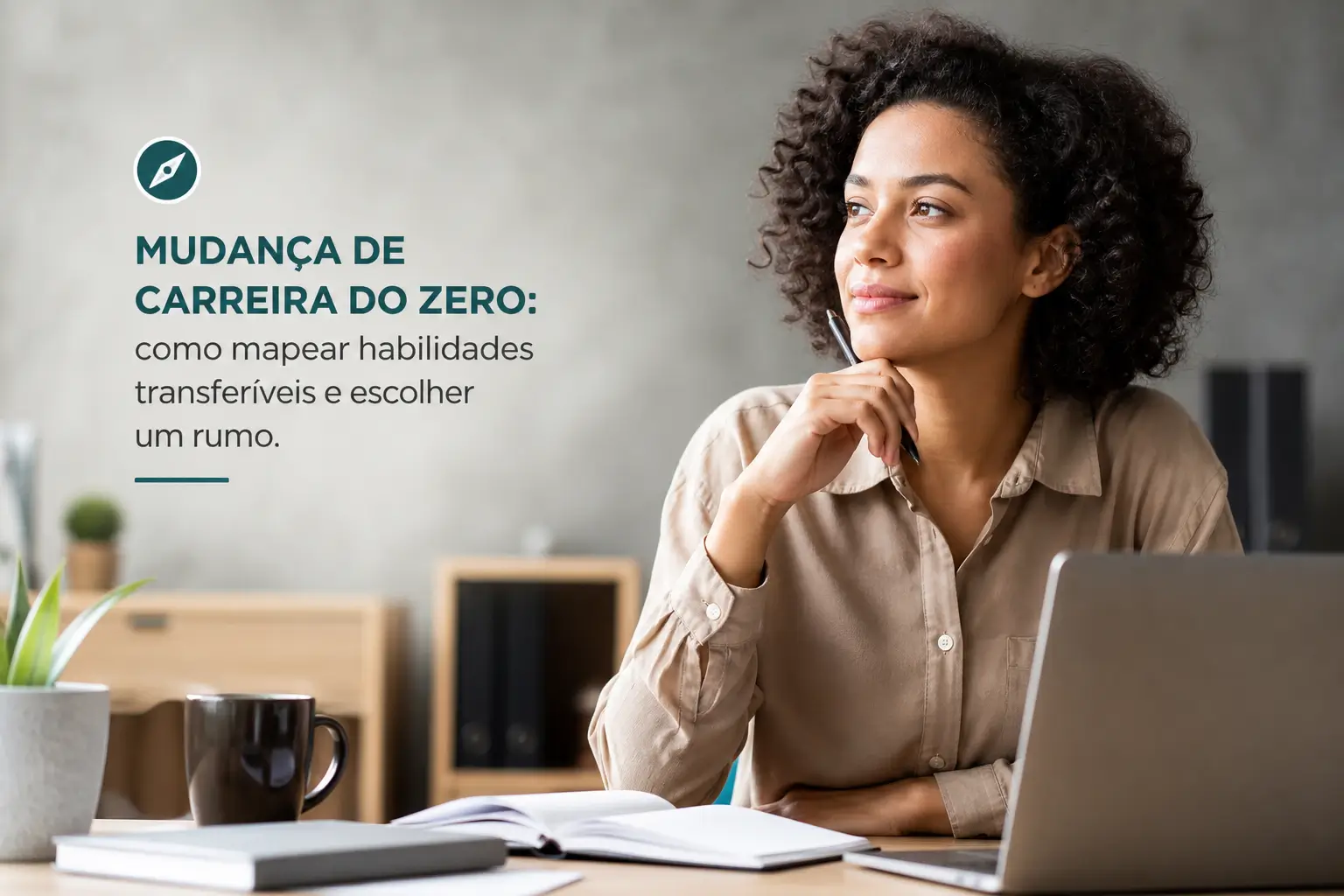 Mulher com cabelo cacheado pensa em mudança de carreira em 2026